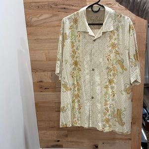 Short sleeve Tommy Bahama button down